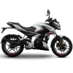Moto Deportiva PULSAR N160: "Faros con proyector LED, iluminación insuperable para recorridos nocturnos." Distribuida por Grupo UMA, los interesados pueden comprar la Pulsar N160 y cotizar fácilmente las opciones de crédito disponibles para iniciar su viaje hacia la supremacía en la carretera en Honduras.