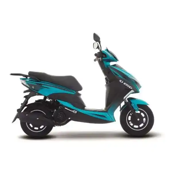 Comodidad y velocidad: La moto automática ITALIKA D150 en Honduras. Esta motoneta permite navegar por el tráfico con agilidad y estilo, y se encuentra accesible a un gran Precio a través de Banco Azteca y Tiendas Elektra