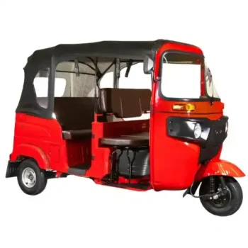 Moto Taxi Torito de BAJAJ 4: Innovador y eficiente, el Moto Taxi Torito de BAJAJ redefine el transporte en Honduras. Distribuido por Grupo UMA, los interesados en comprar esta unidad pueden cotizar su crédito fácilmente y unirse a las miles de historias de éxito que demuestran la superioridad de la Bajaj Torito.
