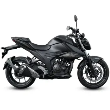 El potente motor de la moto deportiva Gixxer DF250 listo para la aventura hondureña.