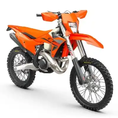 KTM 250 EXC 2025 Explorando los rincones más remotos de Honduras con la KTM 250 EXC.