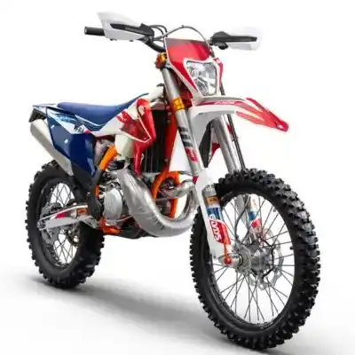 KTM 250 EXC TBI Six Days 2025 Frenos Brembo de alta gama, garantizando la seguridad en la KTM 250 EXC TBI Six Days. Disponible en MOVESA Honduras.