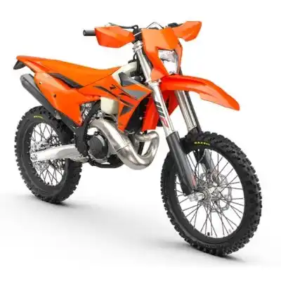 La moto KTM 300 EXC TBI 2025, una leyenda del enduro en Honduras. Disponible en MOVESA.