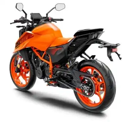 KTM 390 Duke La moto naked KTM 390 Duke en acción, arrasando sobre el asfalto de Honduras. Disponible en MOVESA.