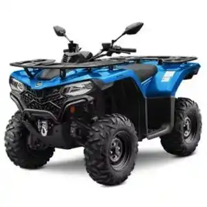 Una vista panorámica del Lago de Yojoa, con la confiable CFMOTO CFORCE 450 en primer plano. Un producto de calidad que MOVESA trae a Honduras.